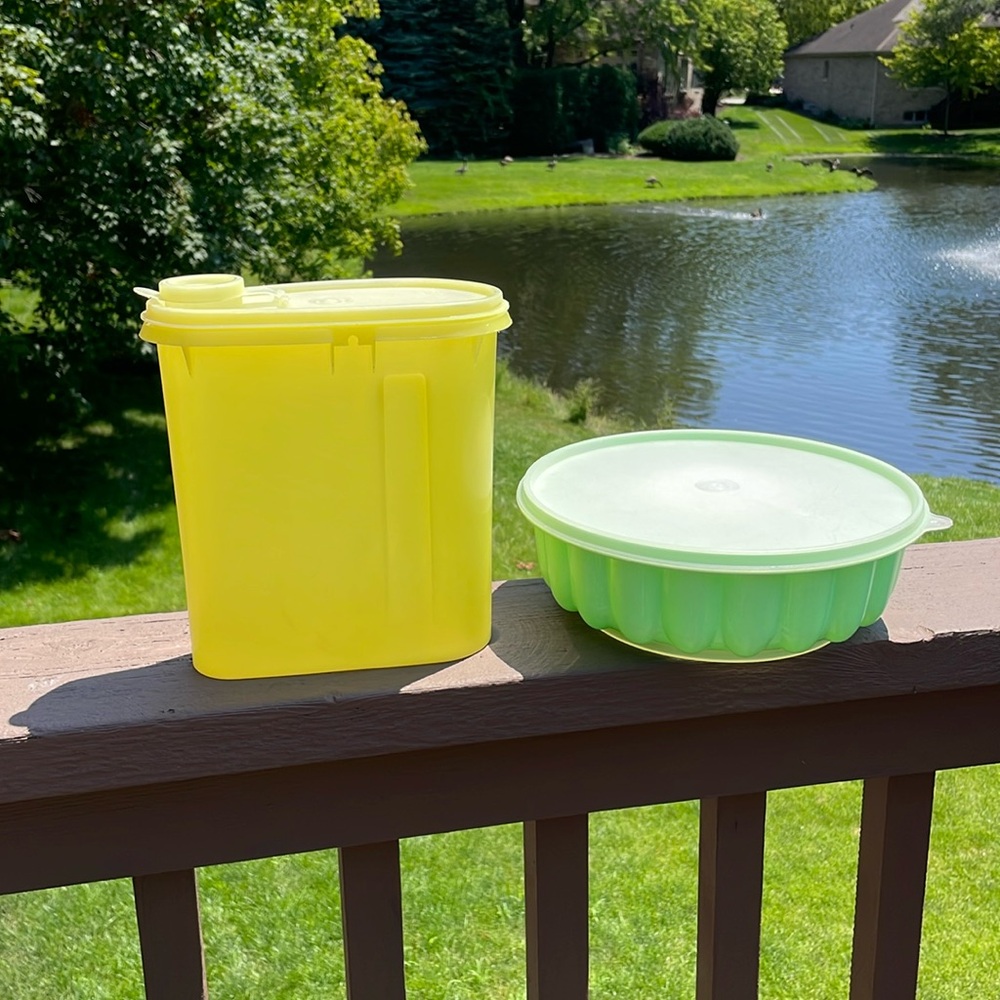 Tupperware Jel-Ring Mold and Beverage Pitcher with Lid both Vintage 70s